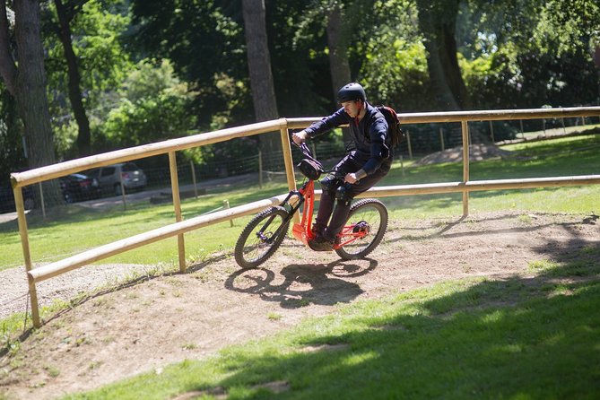 "100% emotion" ride on an all-terrain electric scooter - Starting at the Château du Bois des Loges