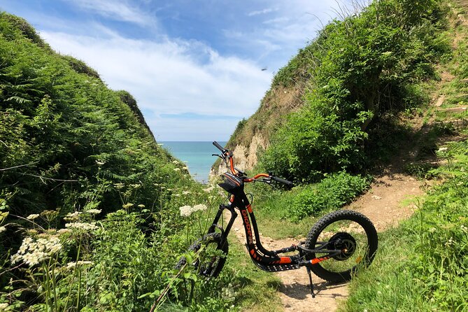 "100% emotion" ride on an all-terrain electric scooter - Reaching the white cliffs near Etretat