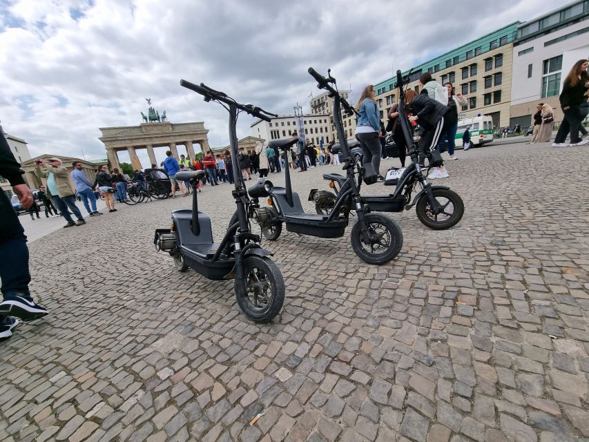 2-H Berlin: Top Sights Guided E-Scooter Tour - The Reichstag and the story behind the fire