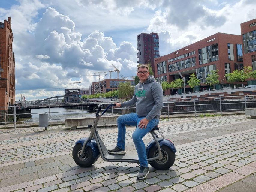 2 Hours Hamburg E-scooter Tour - Elbphilharmonie and Sandtorhafen