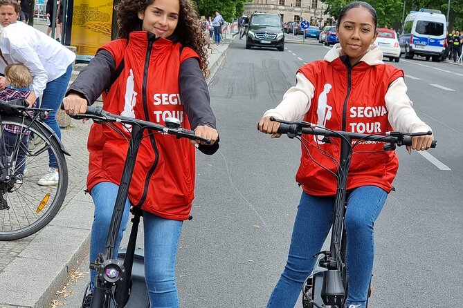 3-H E-scooter Sightseeing Tours in Berlin - Potsdamer Platz and modern Berlin