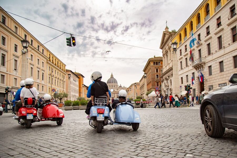 Afternoon Vespa Sidecar Tour with Gourmet Gelato Stop - Starting at Piazza della Repubblica at 2:30