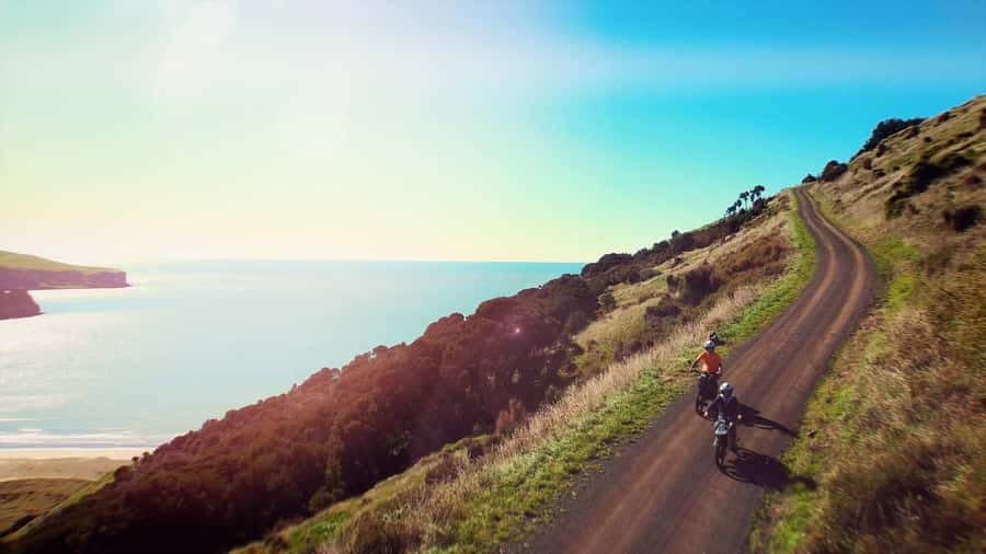 Akaroa: Lonely Beach Trail by E-Scooter. selfguided day out - Key points at a glance