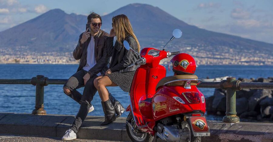Amazing audioguided Vespa Tour of Naples - with driver - Starting in Piazza Municipio and the royal center