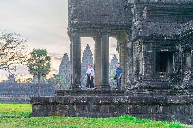 Angkor Adventure Vespa Tour / Tuk Tuk or Car - The 8:00 a.m. Hotel Pickup