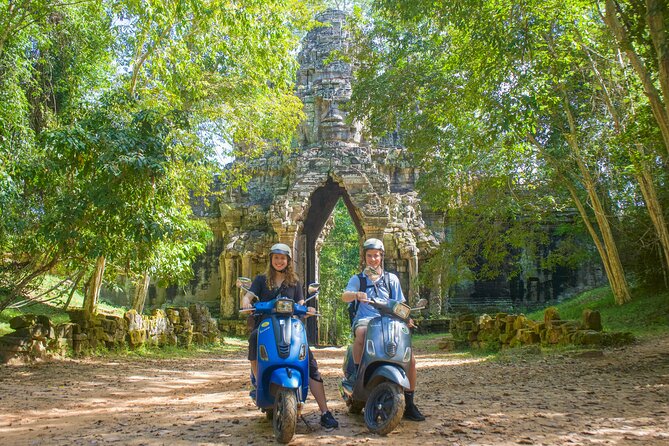 Angkor Sunrise Vespa Tour / Tuk Tuk or Car - Angkor Wat before the heat