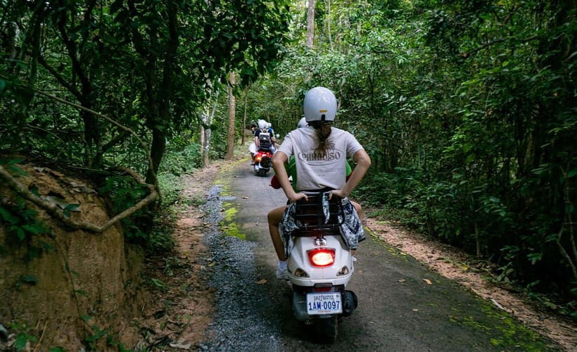 Angkor Wat: Guided Vespa Tour / Tuk Tuk or Car - Who should book this Angkor tour?