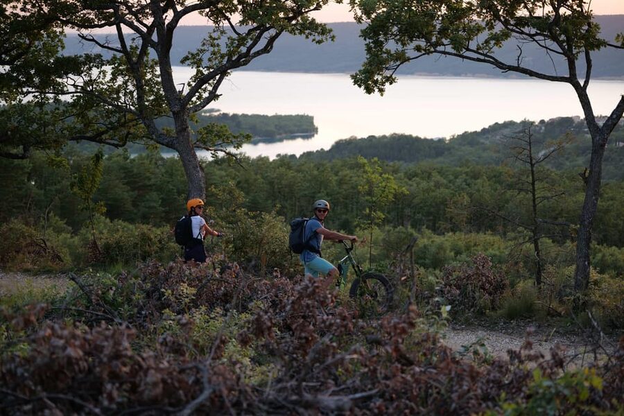 Apero Sunset over the lake: Guided electric scooter rides - Is $106 a fair price?