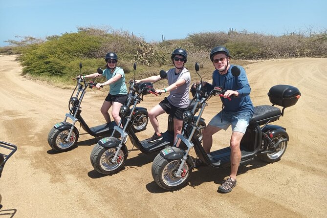 Aruba Electric Scooter Rental (1 or 2-seater) - Choosing between a solo and duo scooter