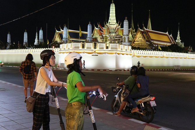 Bangkok at Night by Electric Scooter - What riding the scooters is really like