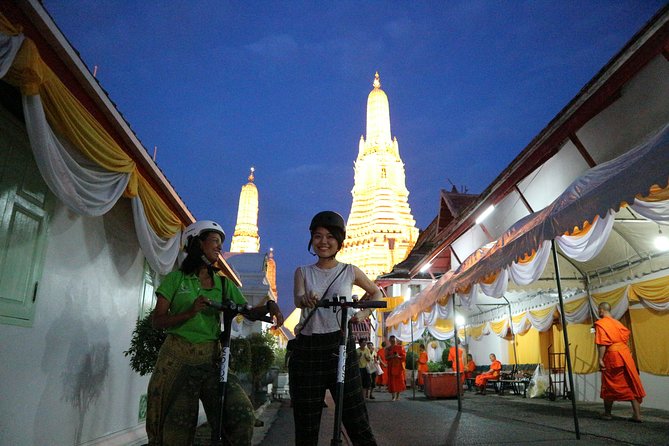 Bangkok at Night by Electric Scooter - Starting at Wat Arun and crossing the Chao Phraya