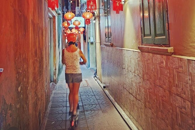 Bangkok by Night with Escooter &/or Bike - Flower market and Wat Arun after sunset