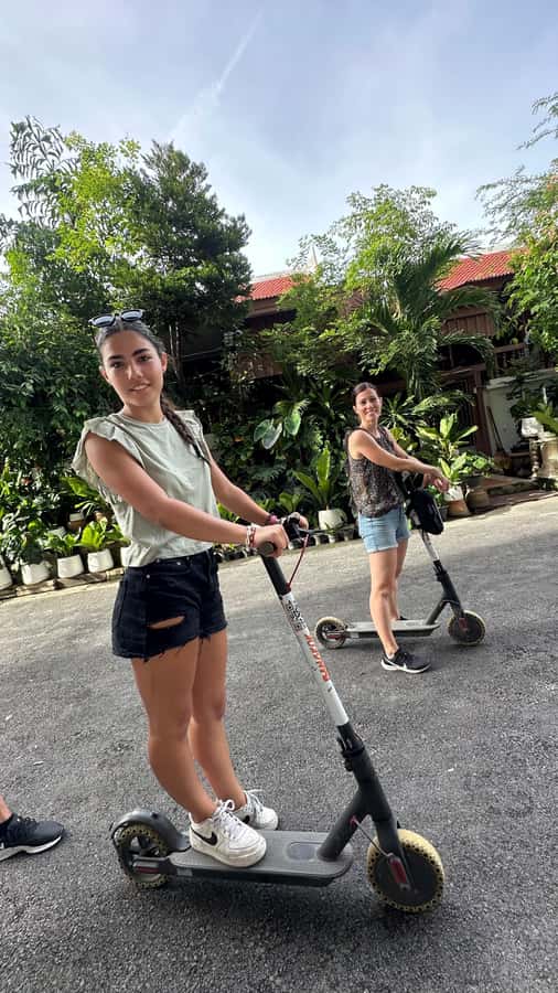 Bangkok: City Highlights Electric Scooter Tour - Why an electric scooter makes sense in Bangkok