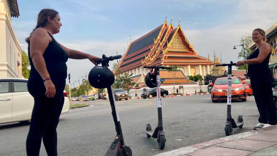 Bangkok: City Highlights Electric Scooter Tour - Democratic Monument and the political center of Bangkok