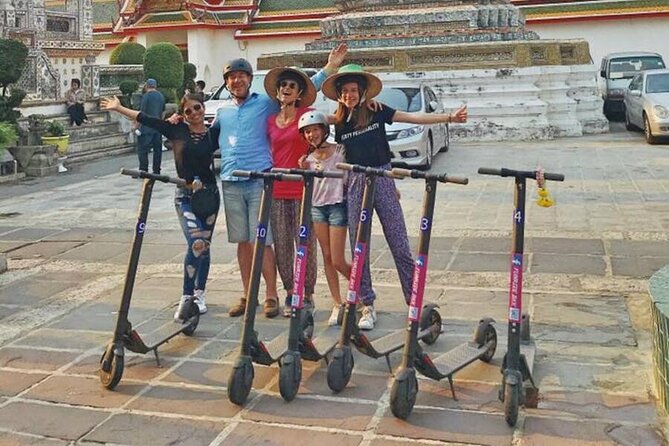 Bangkok Classic E-Scooter &/or Bike Trip - Temples, churches, and a Chinese shrine