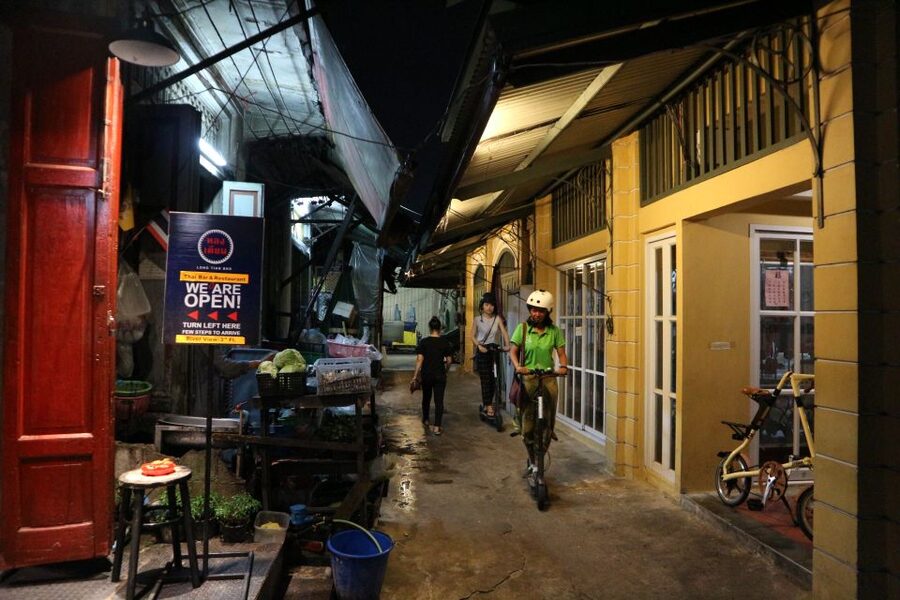 Bangkok: E-Scooter Night Tour with Local Street Food - What $39 includes, and what it does not