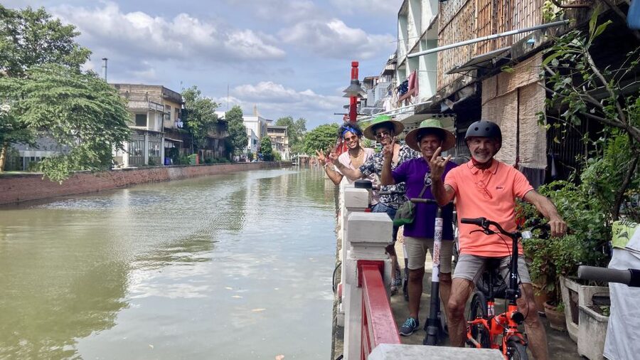 Bangkok : Old City Guided E-Scooter &/or Bike Tour - Along the Chao Phraya River