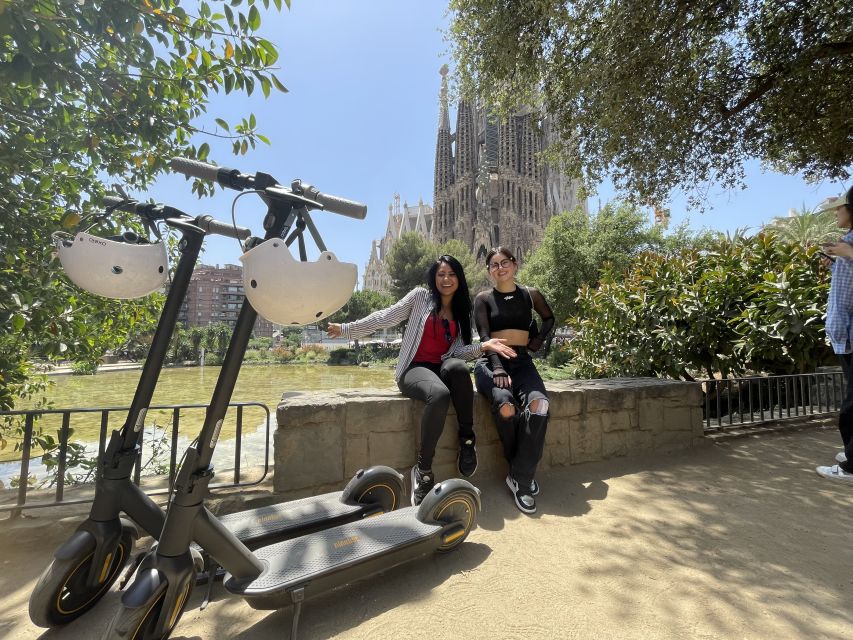 Barcelona: 3-Hour Sagrada Familia eScooter Tour - Ciutadella Park and Arc de Triomf