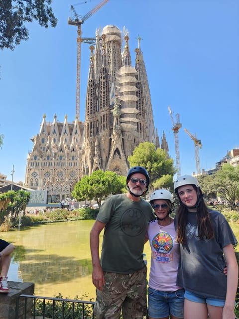 Barcelona: e-scooter and Bike tour - Barceloneta, W Hotel, and the Olympic Port
