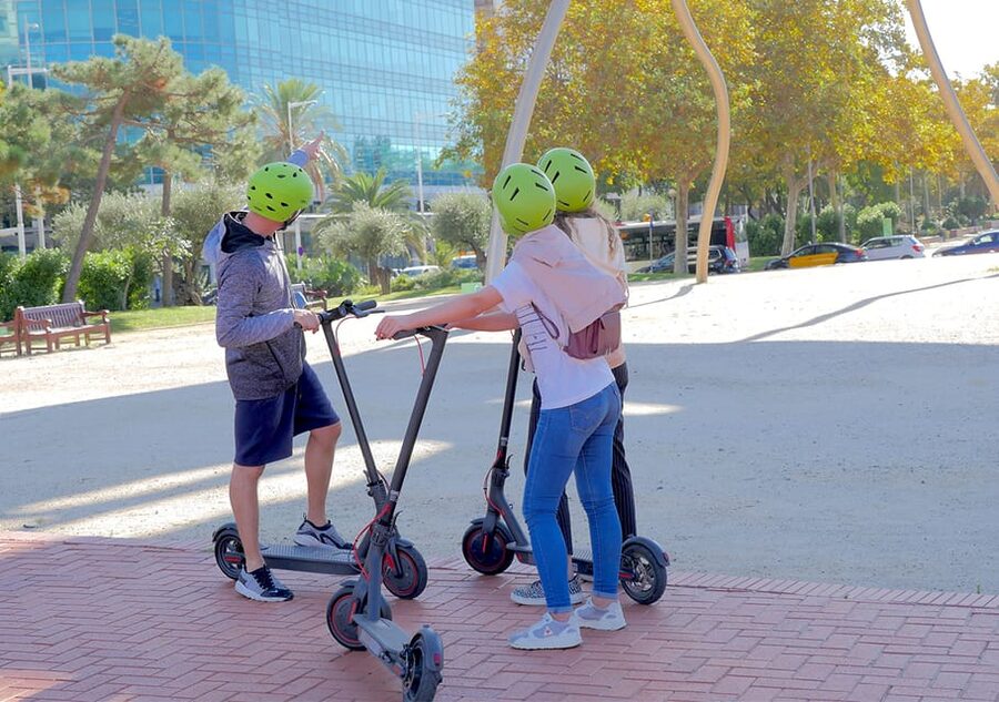 Barcelona: Gaudi Highlights Guided Tour by Electric Scooter - Arc de Triomf and Ciutadella Park