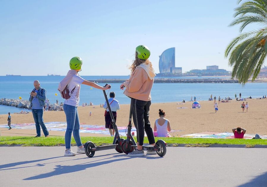 Barcelona: Gaudi Highlights Guided Tour by Electric Scooter - How Much Can You See in Two or Three Hours?