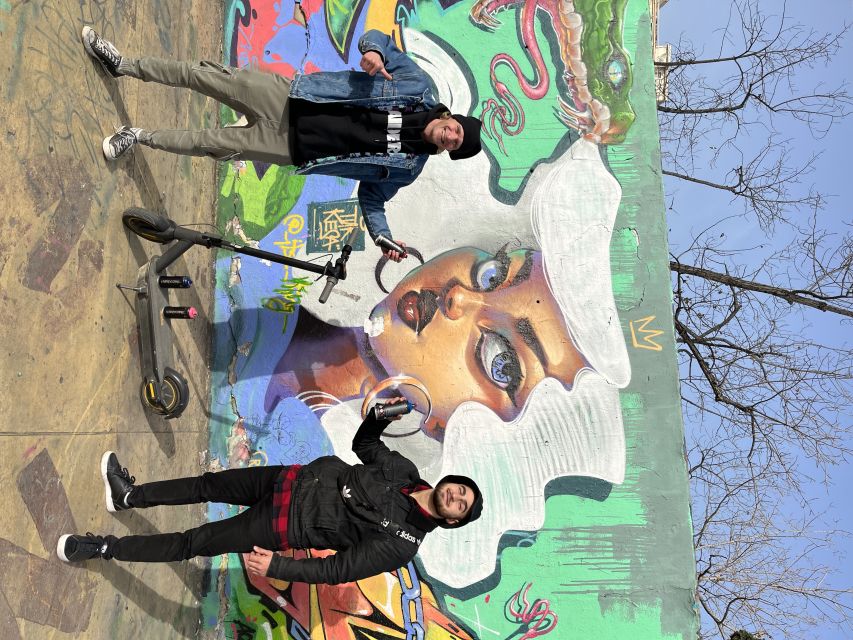 Barcelona: Graffiti E-Scooter Tour - Meeting at Robot City Barcelona