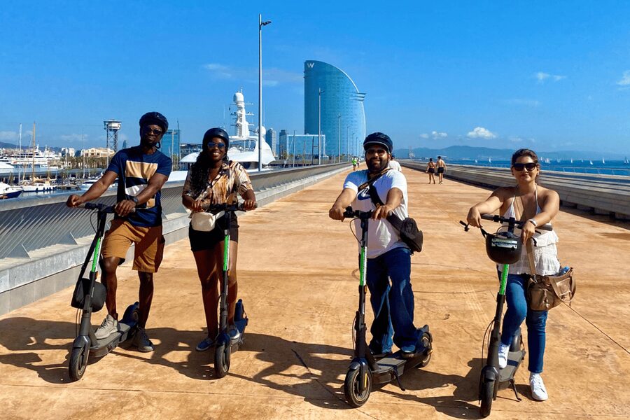 Barcelona: Sagrada Familia Electric Scooter or Bike Tour - Starting in the Gothic Quarter