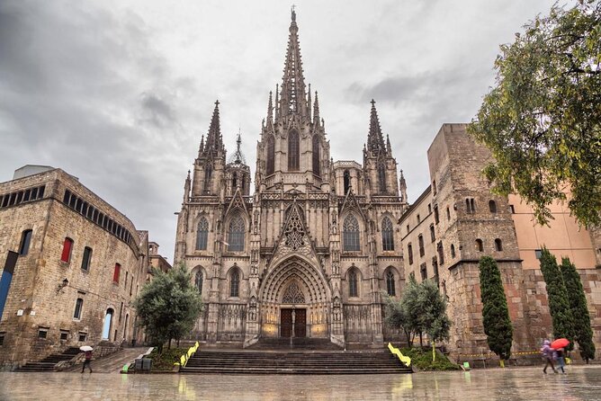 Barcelona Sagrada familia Electric Scooter or E-Bike Tour - Key points at a glance