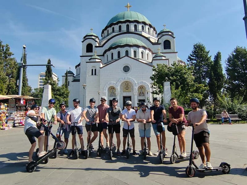 Belgrade Essentials E Scooter tour - The 20-minute break and photo time