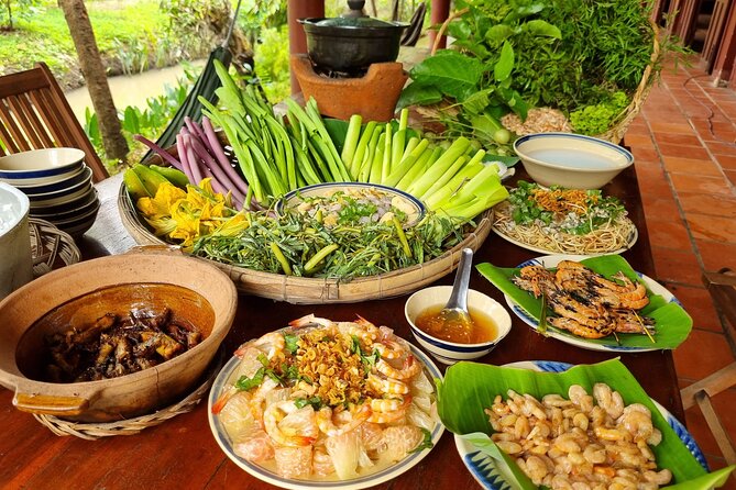 Ben Tre Mekong Zig Zag: Scooter, Sailboat, and Food (Full day) - A long Mekong lunch with hammock time