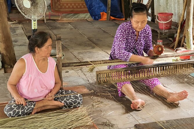 Ben Tre: Scooter, Culture, Sailboat and Mekong Food (Half Day) - A long Mekong lunch with hammock time