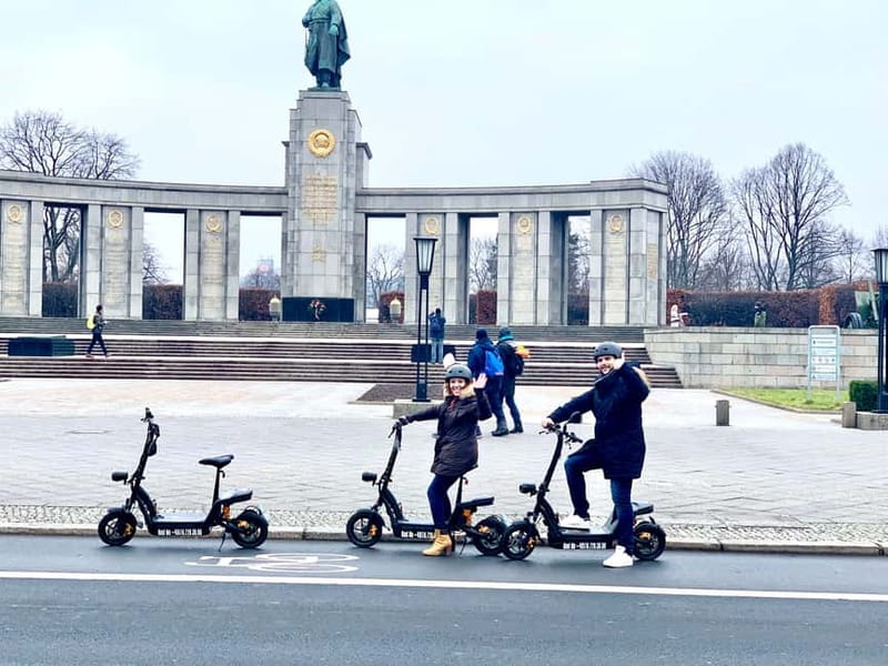 Berlin: Thrilling E-Scooter Adventure Tour - Berlin’s major sights from street level