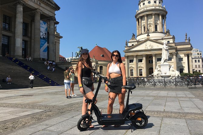 Berlin: Ultimate E-Scooter Adventure Tour - Meeting point, timing, and group size