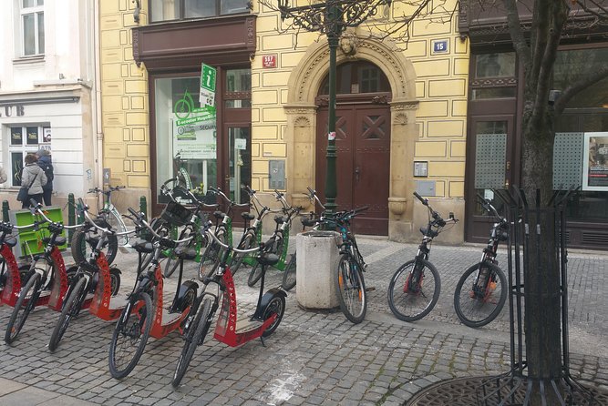 Best Prague Viewpoints: Guided E-Scooter Tour - Prague Castle and the first great view