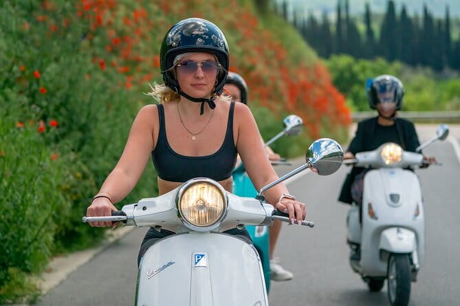 Chianti Vespa Tour with Lunch from Florence & E-car Option - Getting Ready for the Vespa Test