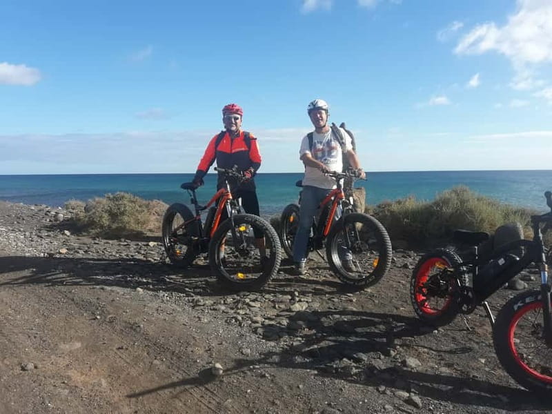 Costa Calma: E-bike Tour/E-scooter - Returning along the shore