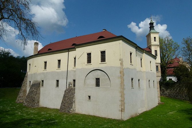 Czech Castles Scooter Tour for 1 day. The North Way. (audio guide) - Libeňský Castle: a short first stop in Prague
