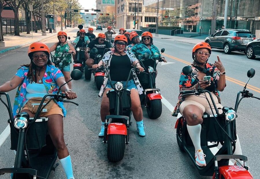 Dallas: Downtown E-Scooter Sightseeing and History Tour - Rolling through Deep Ellum’s music and murals