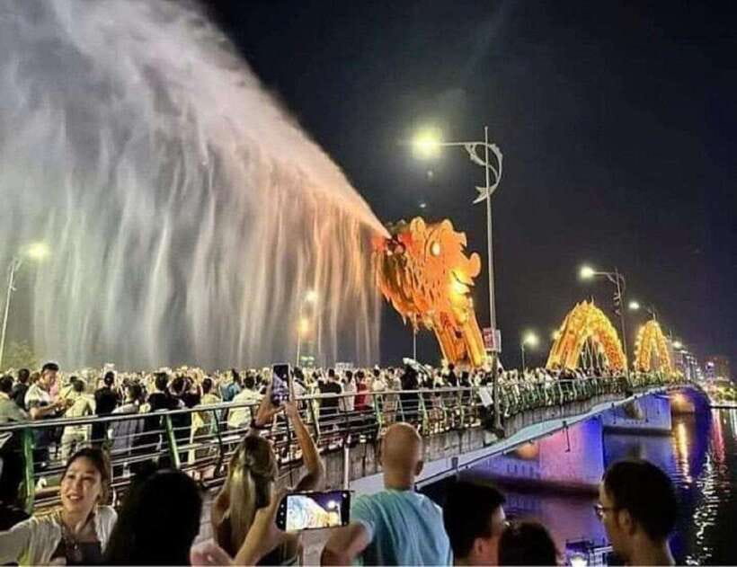 DaNang Night City Scooter Tour-Lady Aodai Rider & Han Cruise - Why a scooter is a good way to see Da Nang after dark