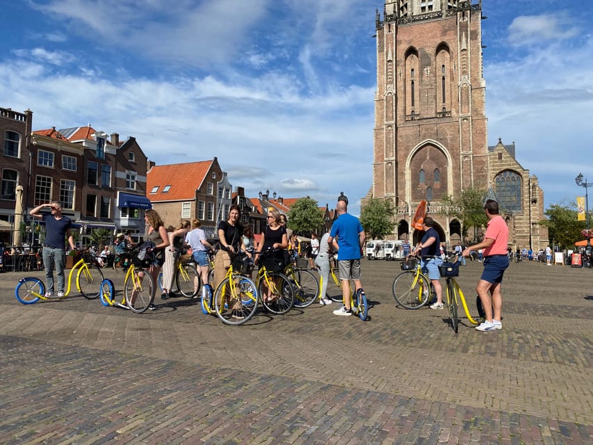 Delft - Step/scootertour in and around the city - Hofje van Pauw and the charm of a small courtyard