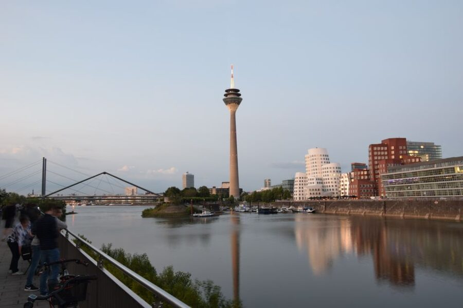 Düsseldorf: E-Scooter City Tour - Who should book this Düsseldorf tour?