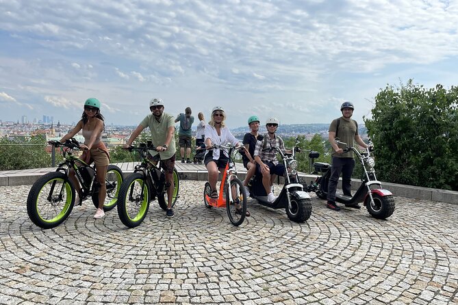 E-Bike, E-Scooter Viewpoint Fun Tour - Meeting at Maltézské náměstí in Malá Strana