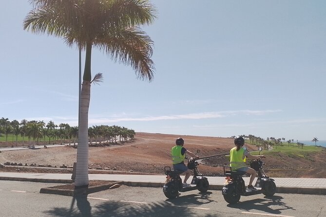 e-Scooter or e-Bike Maspalomas Tour+Visit Western Town Sioux City - Playa del Aguila and its pebbled shore