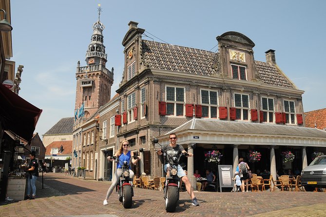 E-scooter rental Volendam - Countryside of Amsterdam - Who will enjoy this outing most