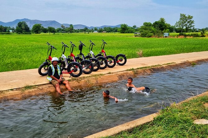 E-Scooter Tour in Kanchanaburi - The briefing makes the scooters approachable