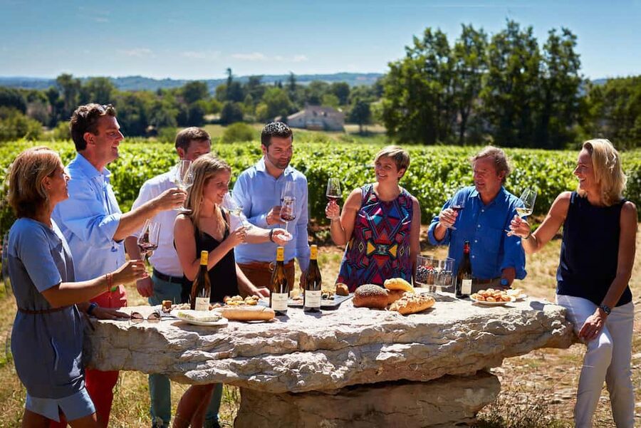 Electric scooter getaway and tasting at Château de Chamirey - Who should book this Burgundy outing