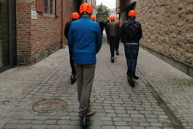 Electric Scooter Tour: Full Tour (Old Town + Jewish Quarter) - The first 15 minutes: learning to ride