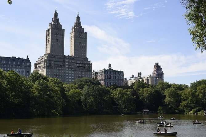 Electric Scooter Tour of Central Park in Spanish - Strawberry Fields and the Beatles connection