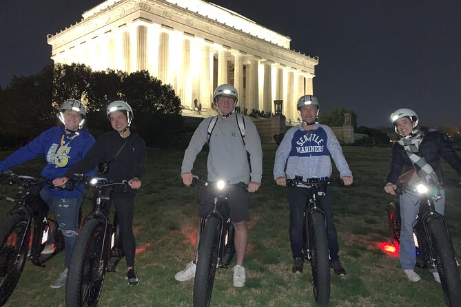 Epic Evening e-Scooter Tour - World War II Memorial and Washington Monument grounds