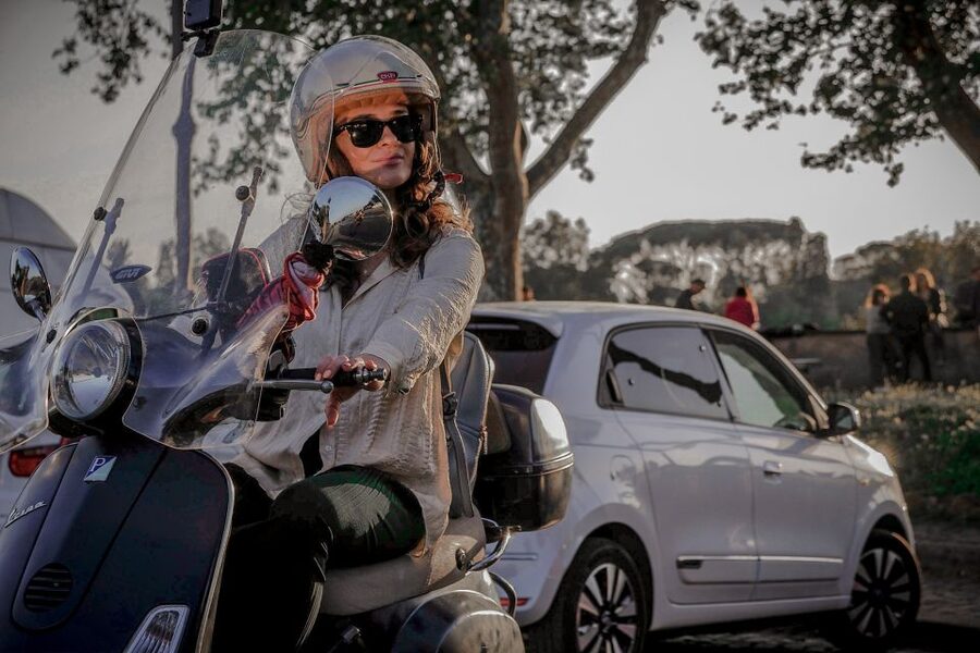 Exclusive Rome Vespa Tour with Professional Photographer - Finishing with coffee above Rome
